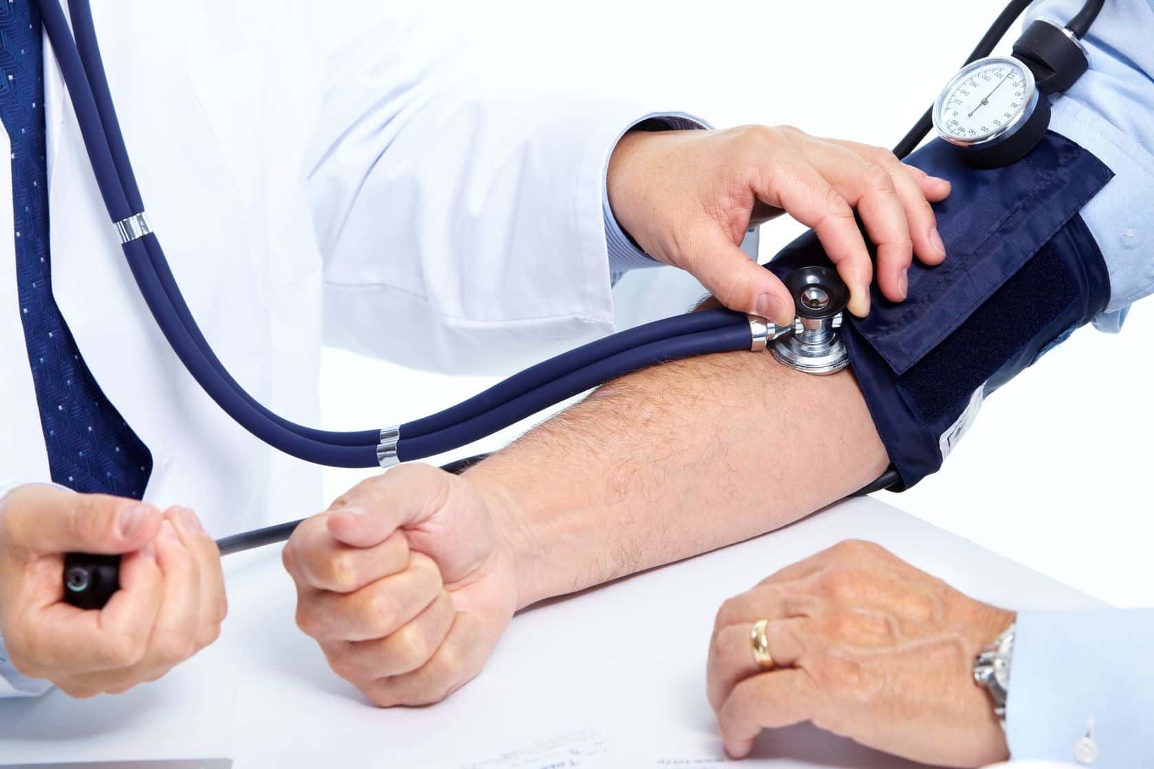 a magas vérnyomás krónikus betegségnek számít magas vérnyomás sürgősségi gyógyszerek